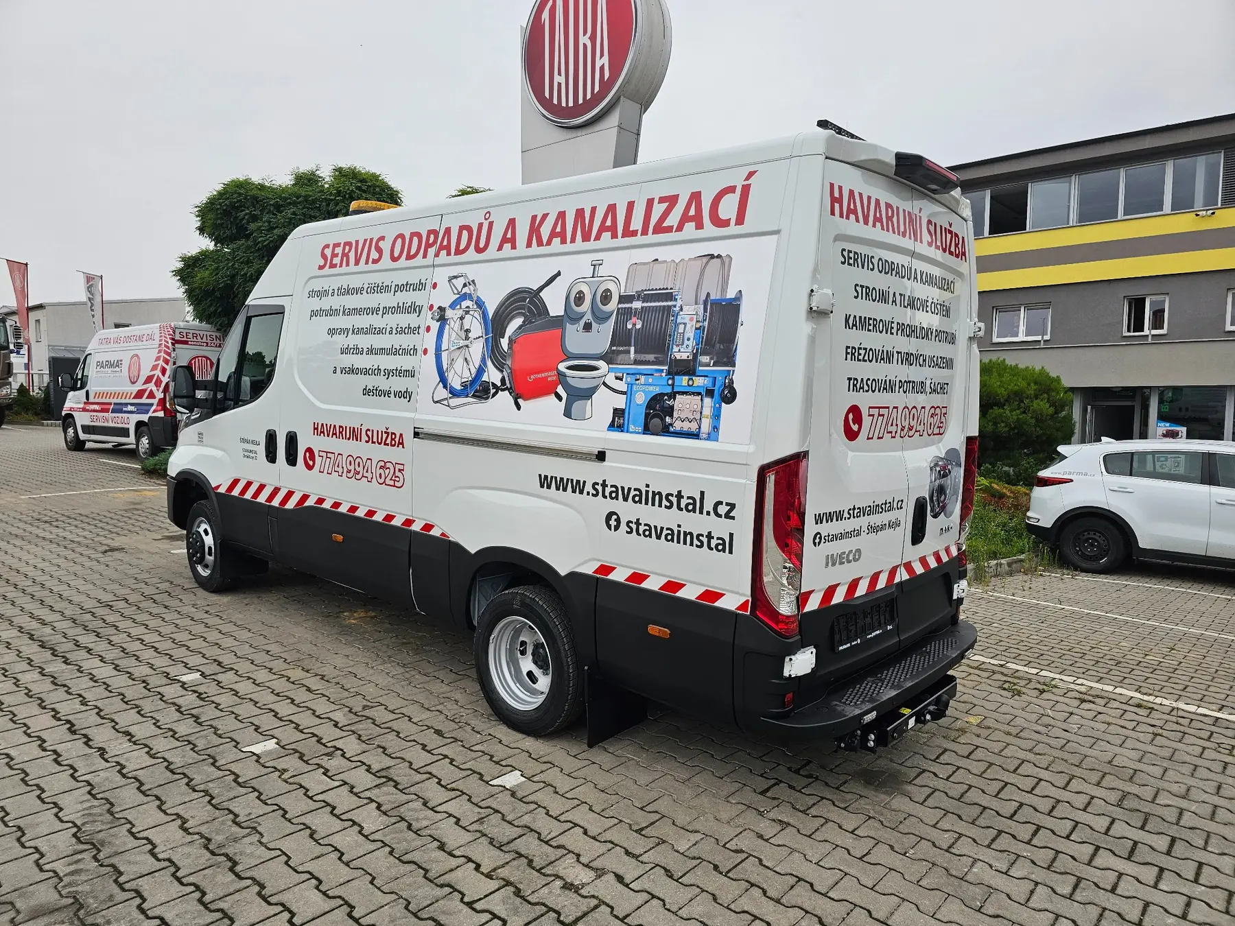 Polep servisní dodávky Stava Instal s technickou ilustrací