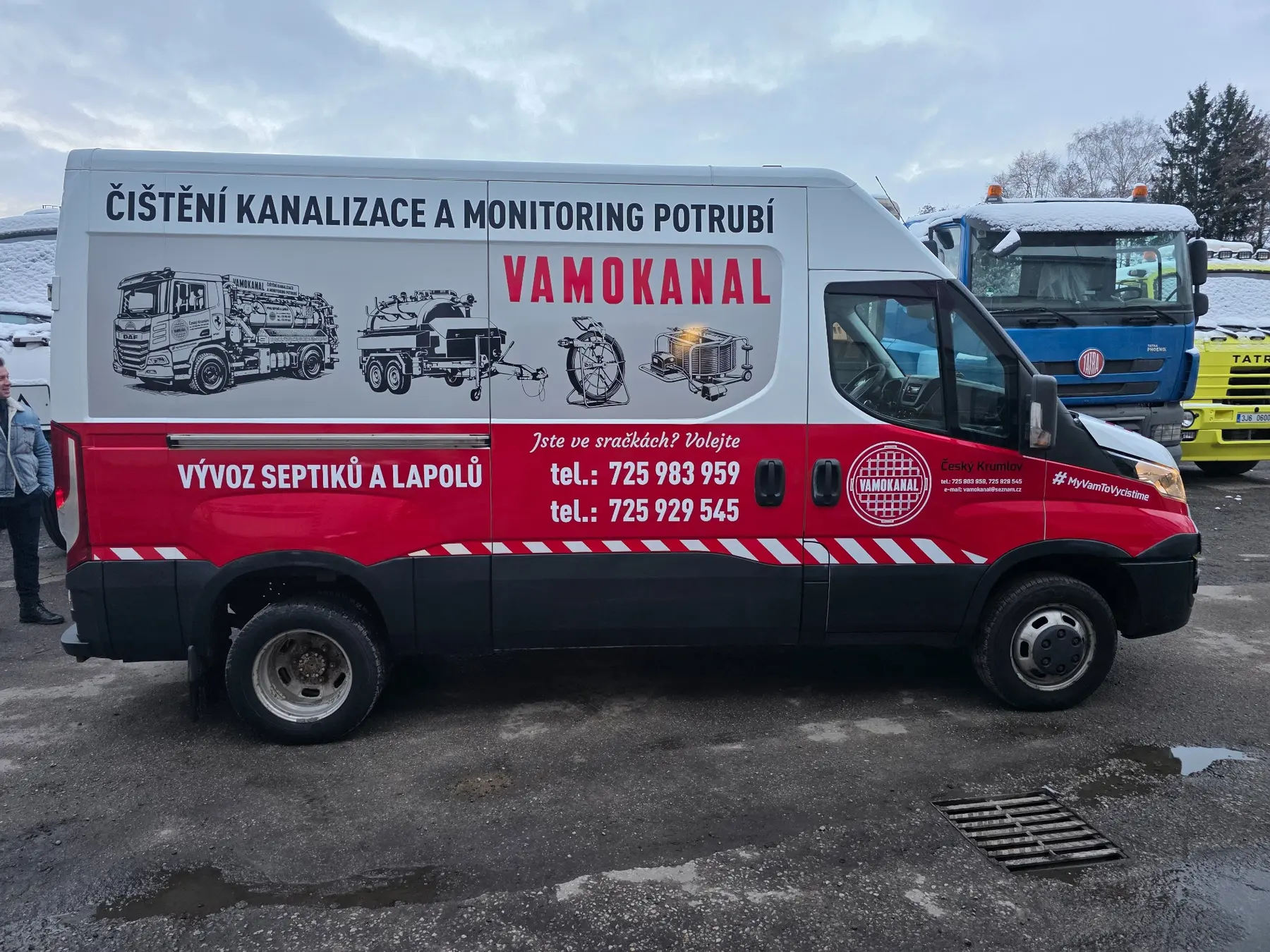 Červenobílý polep servisní dodávky Vamokanal